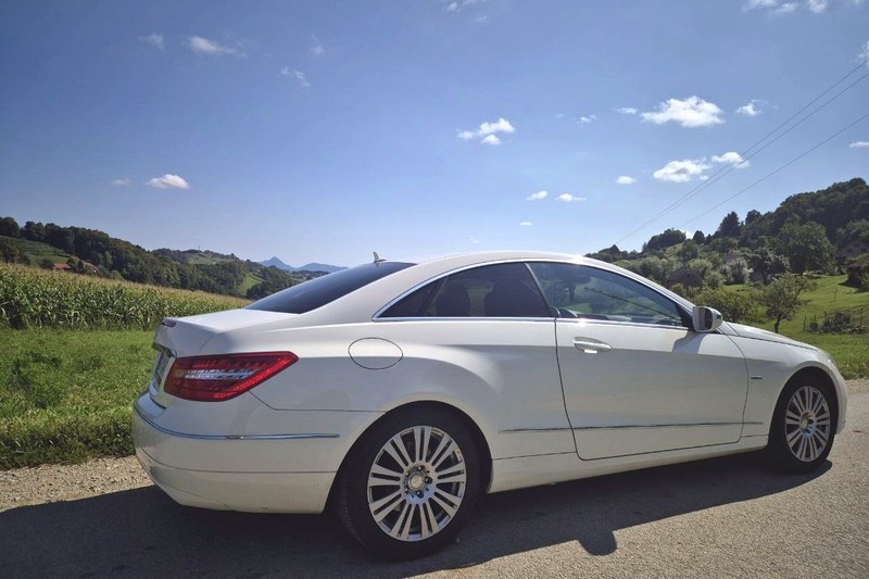 Mercedes E-Class coupé of TourSlo, rear view