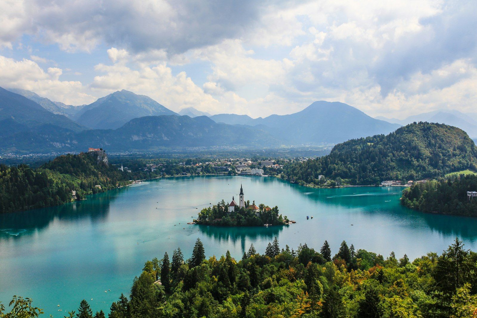 Blejsko jezero podnevi